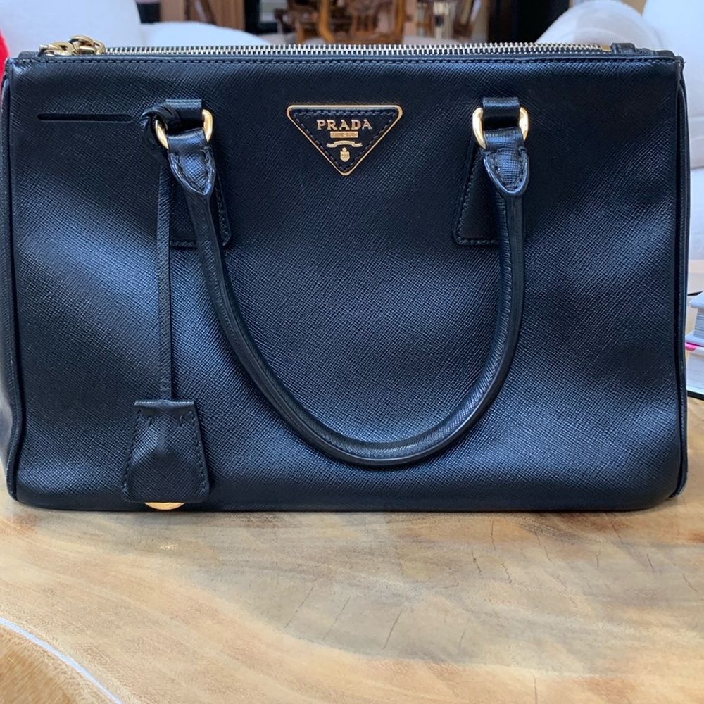 Prada small galleria double zip tote in black